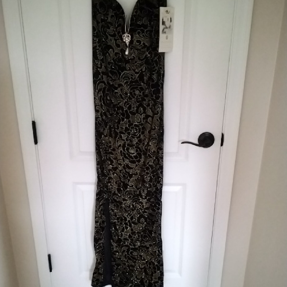 Strapless Black and Gold Elegant Full Length Dress Size 8